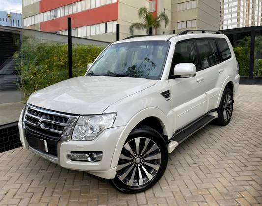 MITSUBISHI PAJERO 3.2 HPE 4X4 7 LUGARES 16V TURBO INTERCOOLER DIESEL 4P AUTOMÁTICO